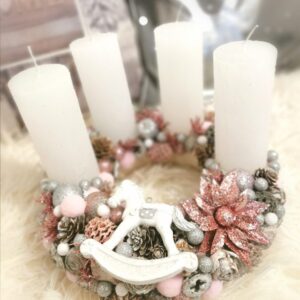 Ezüst, púder adventi koszorú- 25 cm